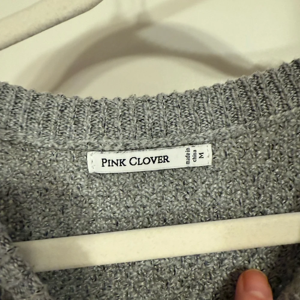 Gray Crew Neck Sweater | pink clover | medium
